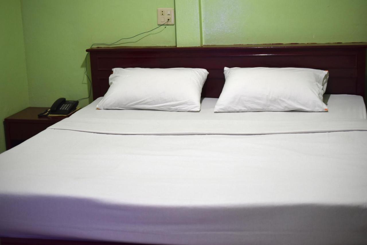 Woodlands Inn Hotel بانكوك المظهر الخارجي الصورة